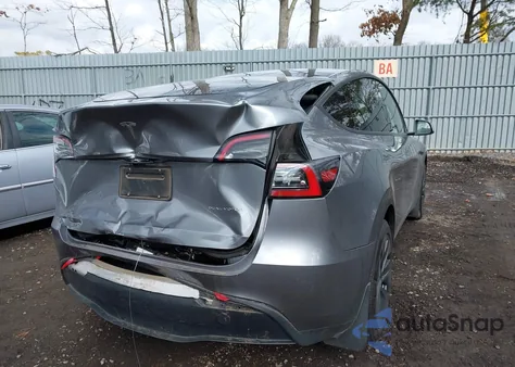 2024 Tesla Model Y Long Range Dual Motor All-Wheel Drive из США, поврежденный, VIN 7SAYGAEE0RF193955